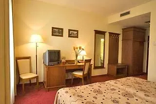 Conti Vilnius, Conference Centre, Restaurant & Bar Готель 4*