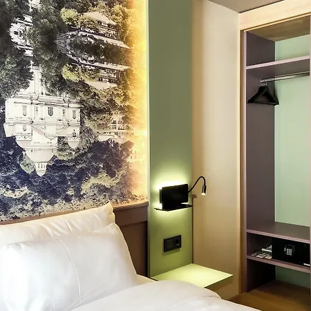 Conti Vilnius, Conference Centre, Restaurant & Bar Hotel 4*