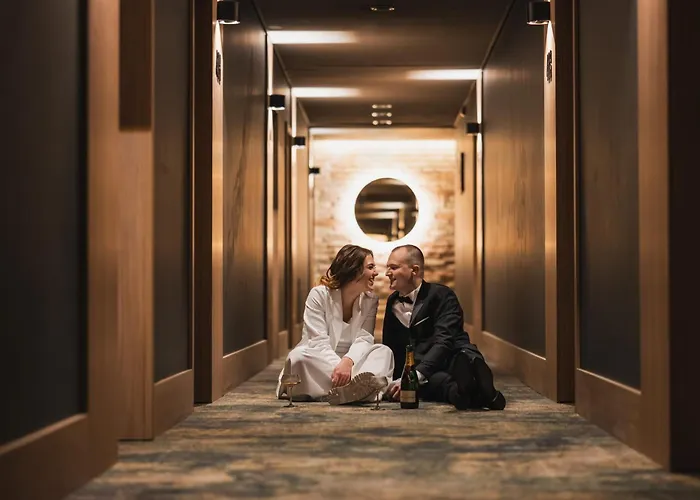 Conti Vilnius, Conference Centre, Restaurant & Bar 4*