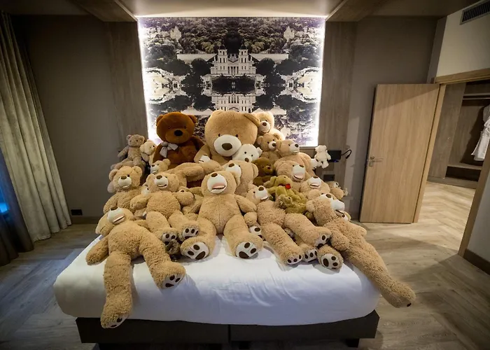 Hotel Conti Vilnius, Conference Centre, Restaurant & Bar 4*